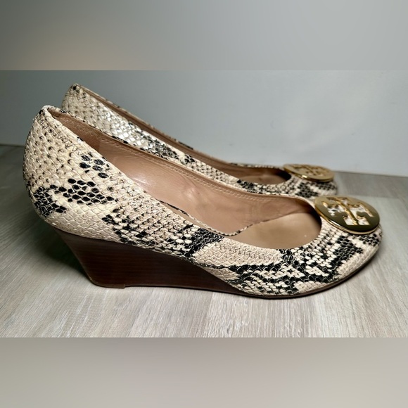 Tory Burch Julianne Snakeskin Wedge Heel Peep Toe Pumps Shoes Size 11M - Picture 11 of 13